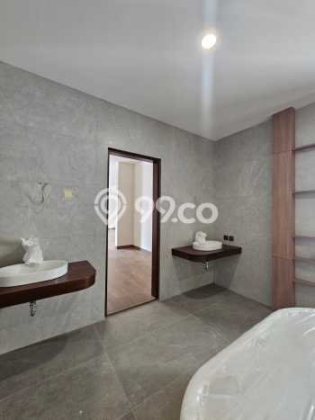 Siap Huni Hunian Elit 4 Kamar di BSD Dekat ke Mana Pun Siap Huni Hunian Elit 4 Kamar di BSD Dekat ke Mana Pun