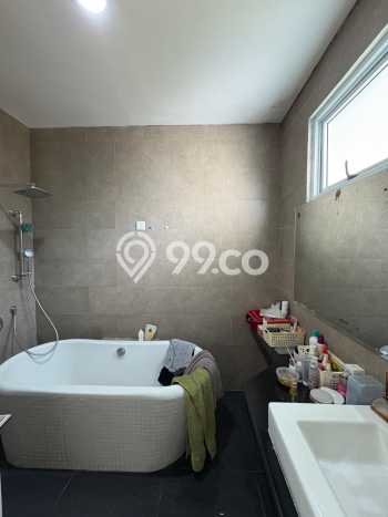 For Sale! Luxury House LT 250m2 Desain Elegan di BSD For Sale! Luxury House LT 250m2 Desain Elegan di BSD