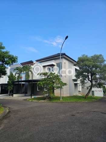Ready to Use! Luxury House LT 202m2 Desain Elegan di BSD Ready to Use! Luxury House LT 202m2 Desain Elegan di BSD