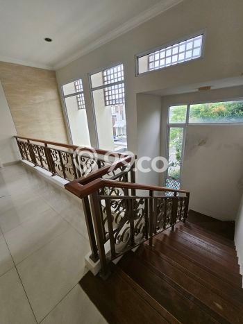 Rumah Luxury Modern Tanpa Renovasi di BSD Green Wich Tangerang Rumah Luxury Modern Tanpa Renovasi di BSD Green Wich Tangerang