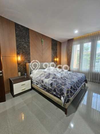 Rumah Elit LB 350m2 Siap Huni Desain Elegan di BSD, Tangerang Rumah Elit LB 350m2 Siap Huni Desain Elegan di BSD, Tangerang
