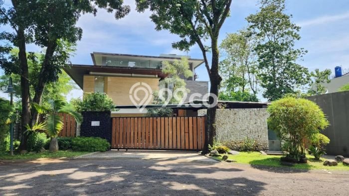 Ready to Use! Premium House LT 867m2 Desain Elegan di Sentul City Ready to Use! Premium House LT 867m2 Desain Elegan di Sentul City