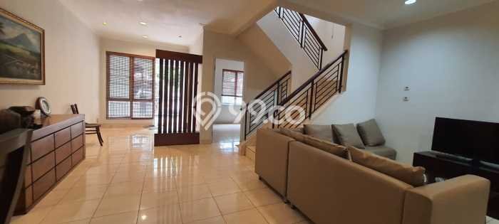 Dijual Rumah Luas Megah Dengan View Eksklusif di Kota Wisata, Jakarta Timur Dijual Rumah Luas Megah Dengan View Eksklusif di Kota Wisata, Jakarta Timur