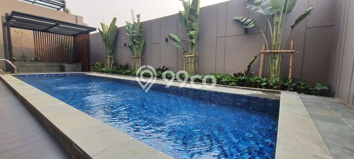 Rumah Elit LB 332m2 Siap Pakai Desain Elegan di Kota Wisata, Jakarta Timur Rumah Elit LB 332m2 Siap Pakai Desain Elegan di Kota Wisata, Jakarta Timur