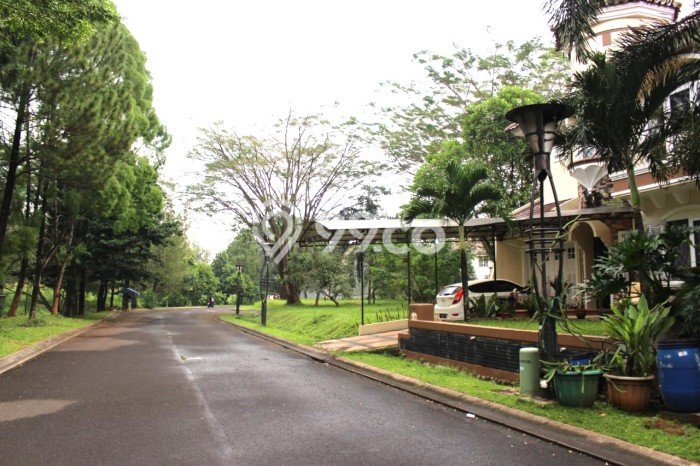 Rumah Mewah Dijual LT 240m2 di Sawangan, Depok Rumah Mewah Dijual LT 240m2 di Sawangan, Depok