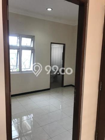 Rumah Strategis Minimalis Lb 221m2 di Banjarsari, Surakarta Rumah Strategis Minimalis Lb 221m2 di Banjarsari, Surakarta