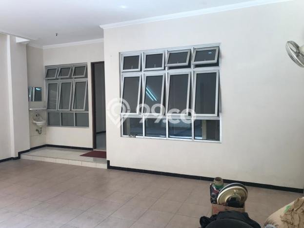 Rumah Strategis Minimalis Lb 221m2 di Banjarsari, Surakarta Rumah Strategis Minimalis Lb 221m2 di Banjarsari, Surakarta