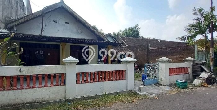 Tanah di Banjarsari, Surakarta Luas 183m2 Dijual Segera Tanah di Banjarsari, Surakarta Luas 183m2 Dijual Segera
