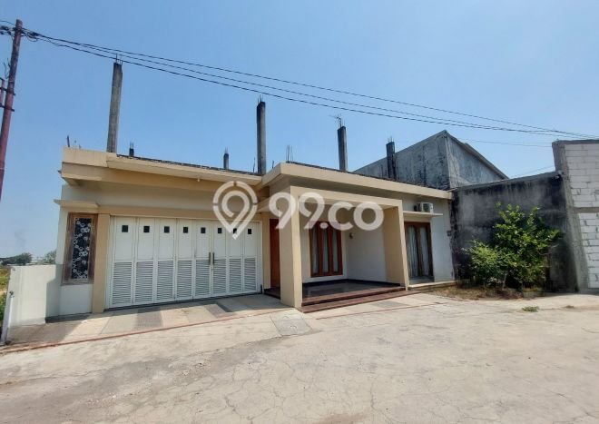 Rumah Mewah Siap Huni LT 2100m2 di Jaten, Karanganyar Rumah Mewah Siap Huni LT 2100m2 di Jaten, Karanganyar