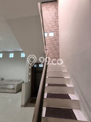 Jual Rumah Bagus Siap Huni LB 120m2 di Manahan, Solo Jual Rumah Bagus Siap Huni LB 120m2 di Manahan, Solo