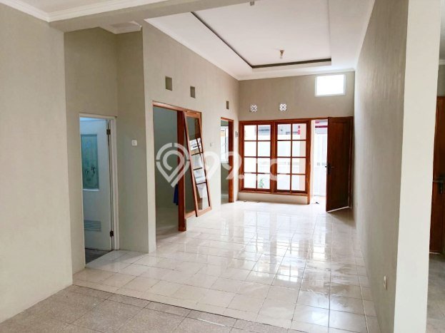 Jual Rumah Bagus Siap Huni LB 90m2 di Colomadu, Karanganyar Jual Rumah Bagus Siap Huni LB 90m2 di Colomadu, Karanganyar