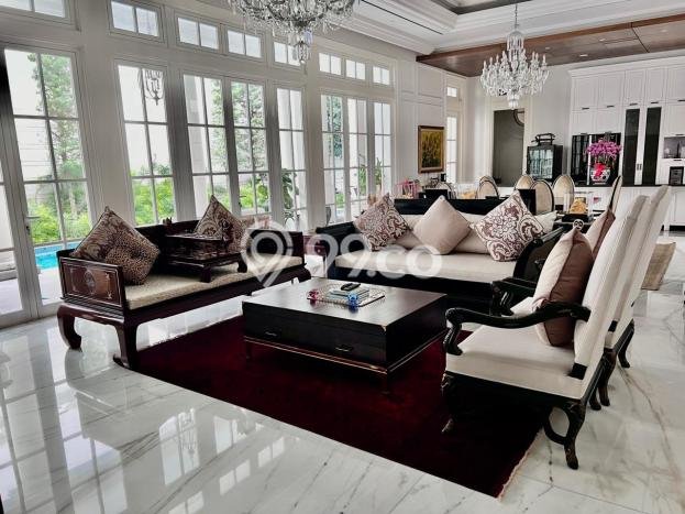 Ready to Use! Luxury House LT 540m2 Desain Modern di Kuningan Ready to Use! Luxury House LT 540m2 Desain Modern di Kuningan