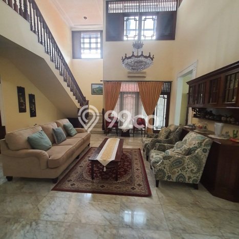Siap Huni Rumah Mewah 5 Kamar di Kebayoran Baru Dekat ke Mana Saja Siap Huni Rumah Mewah 5 Kamar di Kebayoran Baru Dekat ke Mana Saja