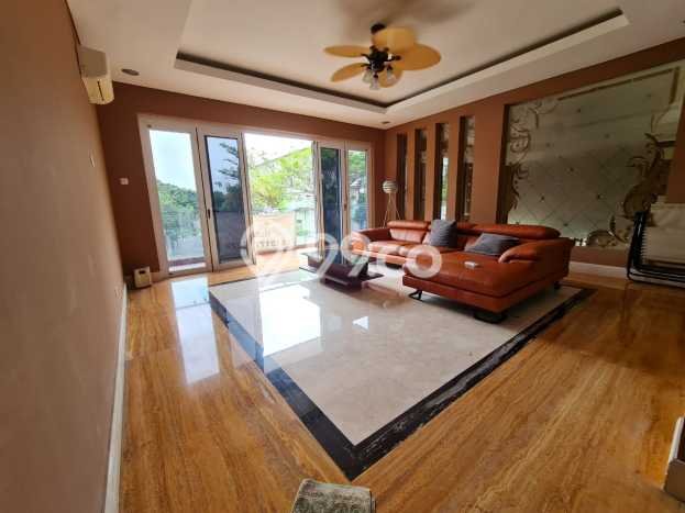 Dijual Rumah Mewah Megah Dengan View Cantik di Kalideres, Jakarta Barat Dijual Rumah Mewah Megah Dengan View Cantik di Kalideres, Jakarta Barat
