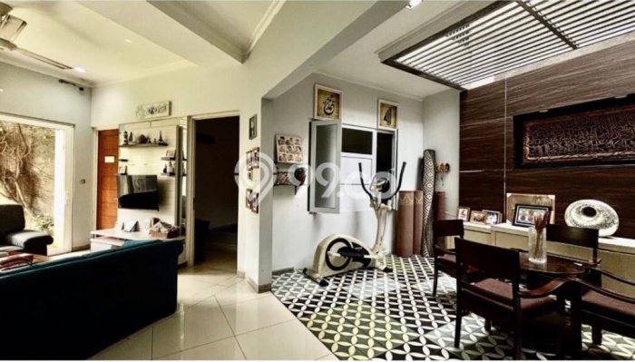 Jual Rumah Luas Megah Dengan View Eksklusif di Cibubur, Jakarta Timur Jual Rumah Luas Megah Dengan View Eksklusif di Cibubur, Jakarta Timur