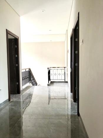 Hunian Elit LB 250m2 Siap Pakai Desain Elegan di Cibubur, Bogor Hunian Elit LB 250m2 Siap Pakai Desain Elegan di Cibubur, Bogor
