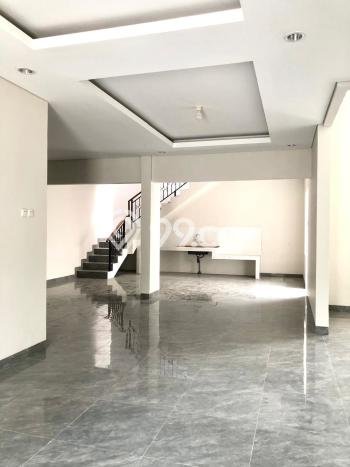 Hunian Elit LB 250m2 Siap Pakai Desain Elegan di Cibubur, Bogor Hunian Elit LB 250m2 Siap Pakai Desain Elegan di Cibubur, Bogor