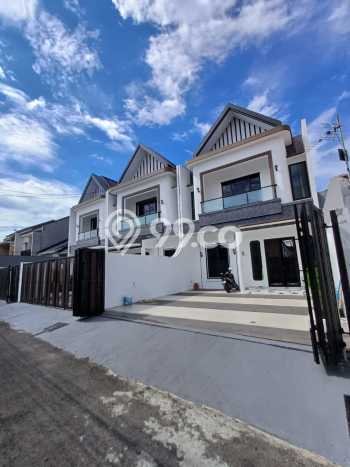 Siap Huni Hunian Elit 5 Kamar di Cilandak Dekat ke Mana Pun Siap Huni Hunian Elit 5 Kamar di Cilandak Dekat ke Mana Pun