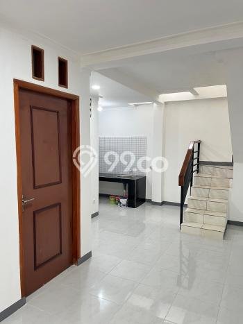 Dijual Hunian Rumah Terawat 3 Kamar di Cibubur, Bekasi Dijual Hunian Rumah Terawat 3 Kamar di Cibubur, Bekasi