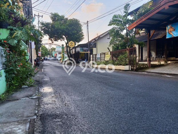 Rumah EXCLUSIVE! di Depok, Sleman, Luas 805m2m² Bangunan 610m2m², HARGA SPESIAL Rumah EXCLUSIVE! di Depok, Sleman, Luas 805m2m² Bangunan 610m2m², HARGA SPESIAL