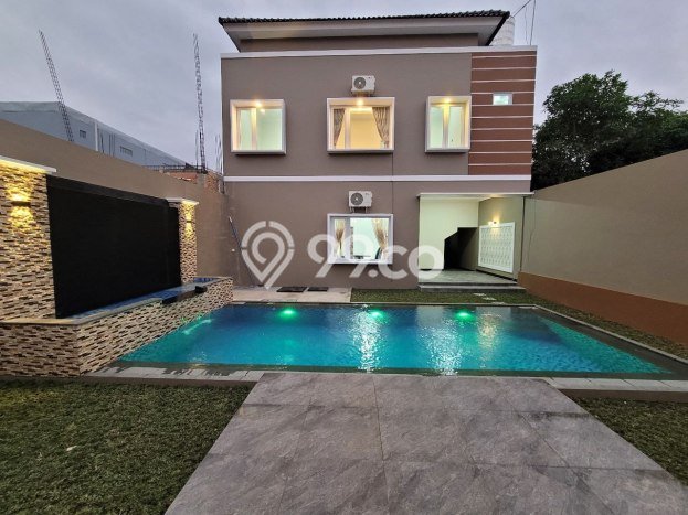 DIJUAL! Vila Kawasan , Luas 296m2m², Posisi Strategis DIJUAL! Vila Kawasan , Luas 296m2m², Posisi Strategis