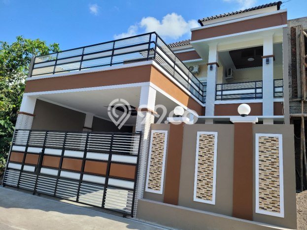DIJUAL! Vila Kawasan , Luas 296m2m², Posisi Strategis DIJUAL! Vila Kawasan , Luas 296m2m², Posisi Strategis