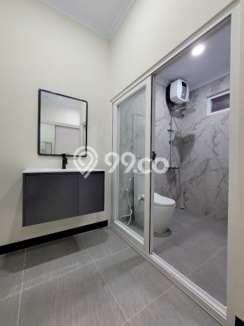 DIJUAL! Vila Kawasan , Luas 296m2m², Posisi Strategis DIJUAL! Vila Kawasan , Luas 296m2m², Posisi Strategis