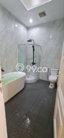 Dijual Rumah Premium dengan Fasilitas Sekitar Lengkap di Mulyorejo, Surabaya Dijual Rumah Premium dengan Fasilitas Sekitar Lengkap di Mulyorejo, Surabaya