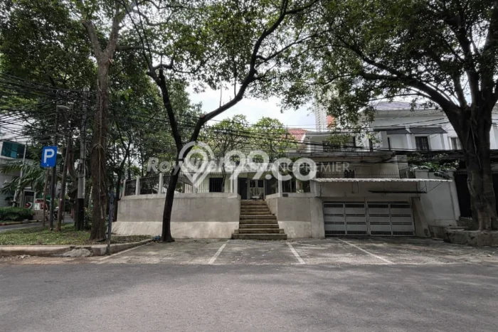 Rumah Mewah Dijual LT 469m2 di Kebayoran Baru, Jakarta Selatan Rumah Mewah Dijual LT 469m2 di Kebayoran Baru, Jakarta Selatan