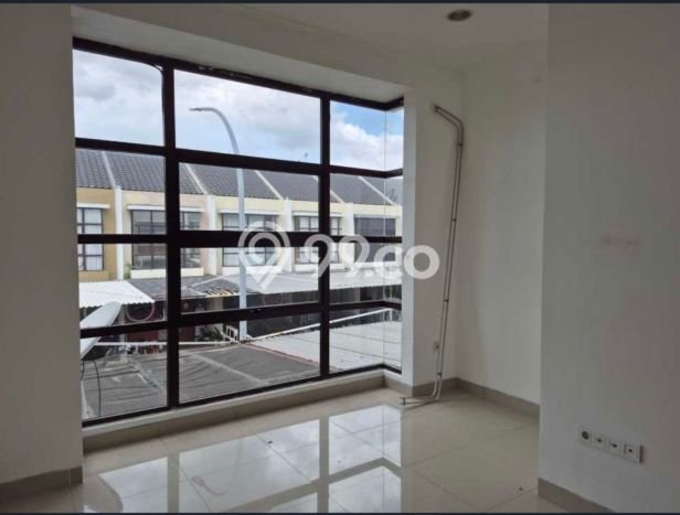 Disewakan Rumah Murah di Green Lake City Jakarta Barat Punya 2 Kamar Tidur Disewakan Rumah Murah di Green Lake City Jakarta Barat Punya 2 Kamar Tidur