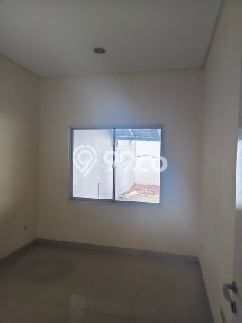 Rumah Sewa Jakarta Barat LT 250m2 LB 200m2 Kawasan Green Lake City Rumah Sewa Jakarta Barat LT 250m2 LB 200m2 Kawasan Green Lake City