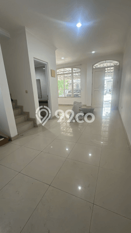 Disewakan Rumah Murah di Green Lake City Jakarta Barat dengan 3 KT Disewakan Rumah Murah di Green Lake City Jakarta Barat dengan 3 KT
