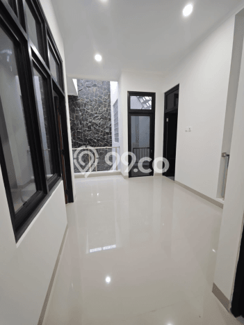 Rumah Mewah LB 250m2 Siap Pakai Desain Elegan di Puri Indah, Jakarta Barat Rumah Mewah LB 250m2 Siap Pakai Desain Elegan di Puri Indah, Jakarta Barat