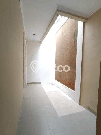 Rumah Luas Asri 3 KT Siap Huni di Green Lake City Jakarta Barat Rumah Luas Asri 3 KT Siap Huni di Green Lake City Jakarta Barat