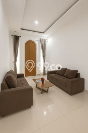 Hunian Mewah Siap Huni LT 120m2 di Ciracas, Jakarta Timur Hunian Mewah Siap Huni LT 120m2 di Ciracas, Jakarta Timur