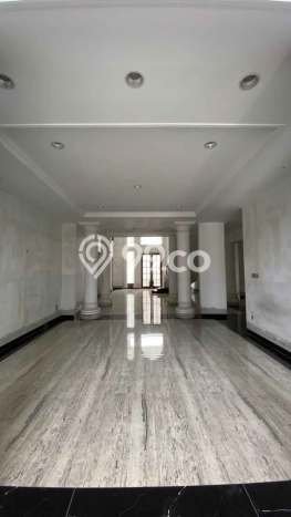 Rumah Elit LB 1000m2 Siap Pakai Desain Elegan di Cipinang, Jakarta Timur Rumah Elit LB 1000m2 Siap Pakai Desain Elegan di Cipinang, Jakarta Timur