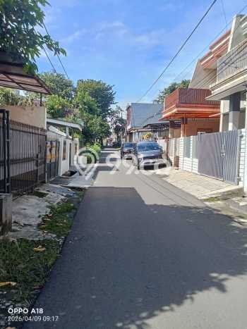 Dijual Hunian Rumah Terawat 4 Kamar di Pondok Kelapa, Jakarta Timur Dijual Hunian Rumah Terawat 4 Kamar di Pondok Kelapa, Jakarta Timur