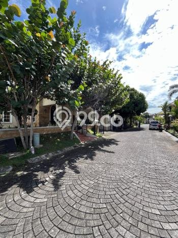 HUNIAN BERKELAS! Rumah Premium Depok, Sleman, LT 300m2m² LB 300m2m² HUNIAN BERKELAS! Rumah Premium Depok, Sleman, LT 300m2m² LB 300m2m²