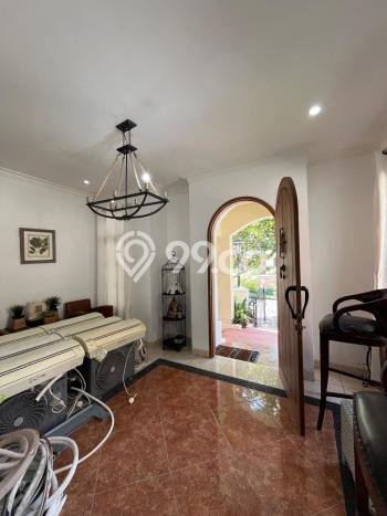 HUNIAN BERKELAS! Rumah Premium Depok, Sleman, LT 300m2m² LB 300m2m² HUNIAN BERKELAS! Rumah Premium Depok, Sleman, LT 300m2m² LB 300m2m²