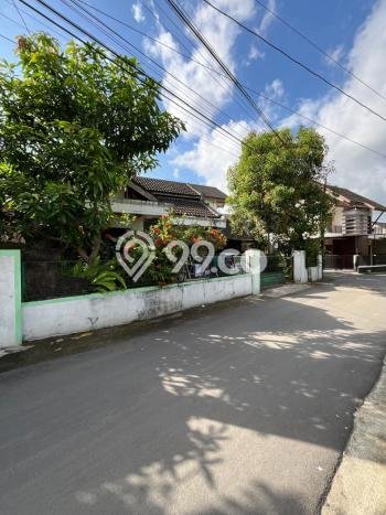 Dijual Cepat Rumah Favorit Siap Huni LB 200m2 di Depok, Sleman Dijual Cepat Rumah Favorit Siap Huni LB 200m2 di Depok, Sleman