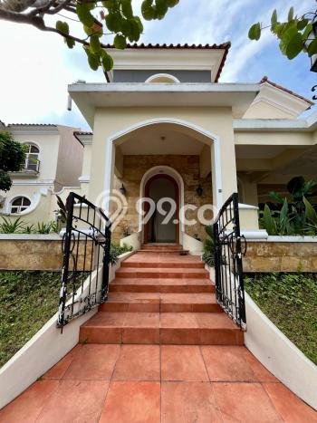 Rumah Luxury Modern Siap Huni di Maguwoharjo Yogyakarta Rumah Luxury Modern Siap Huni di Maguwoharjo Yogyakarta