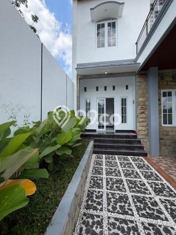 Rumah Modern Cantik 4 Kamar Siap Huni di Ngaglik Rumah Modern Cantik 4 Kamar Siap Huni di Ngaglik
