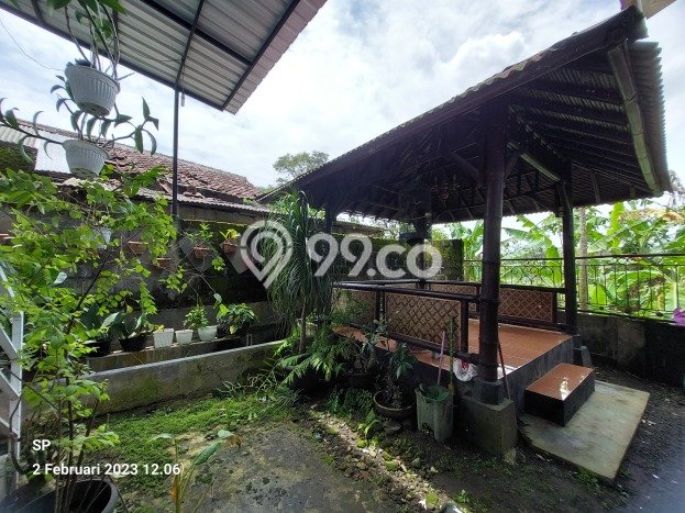 Rumah Strategis area Banguntapan, Bantul, LT 200m² Bangunan 220m² - HARGA NEGO! Rumah Strategis area Banguntapan, Bantul, LT 200m² Bangunan 220m² - HARGA NEGO!