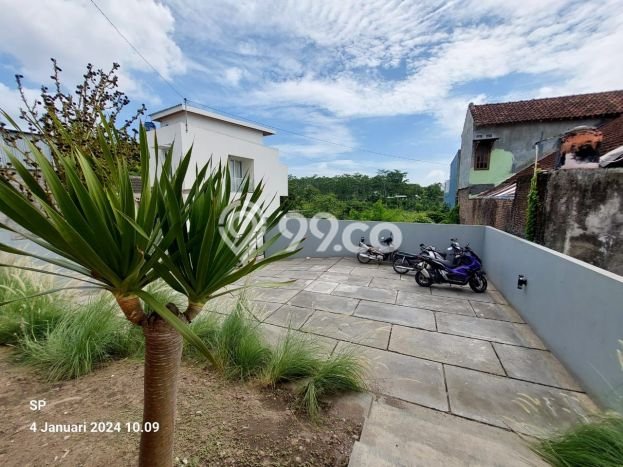 Kesempatan Investasi Rumah 3 KT 2 KM di Lokasi Strategis, Yogyakarta Kesempatan Investasi Rumah 3 KT 2 KM di Lokasi Strategis, Yogyakarta
