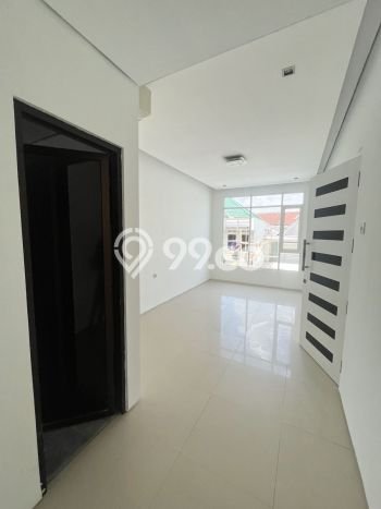 Dijual Cepat Rumah Bagus Siap Huni LB 180m2 di Sleman, Sleman Dijual Cepat Rumah Bagus Siap Huni LB 180m2 di Sleman, Sleman