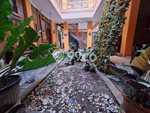 PROPERTI UNGGULAN! Rumah Strategis di , Luas 235m2m² LB 465m2m² PROPERTI UNGGULAN! Rumah Strategis di , Luas 235m2m² LB 465m2m²