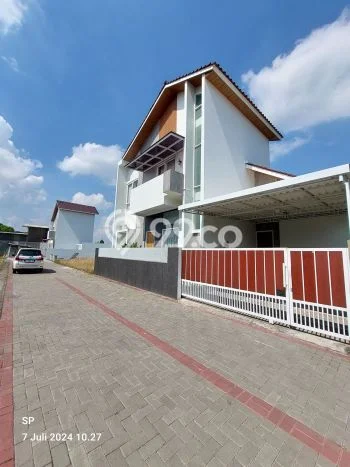 NEW LISTING! Rumah Strategis di Tegalrejo, LT 98m2m² LB 110m2m² NEW LISTING! Rumah Strategis di Tegalrejo, LT 98m2m² LB 110m2m²