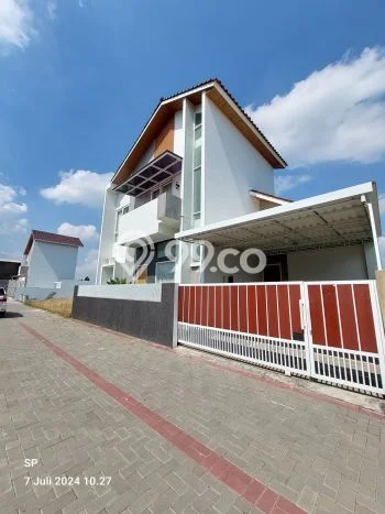 NEW LISTING! Rumah Strategis di Tegalrejo, LT 98m2m² LB 110m2m² NEW LISTING! Rumah Strategis di Tegalrejo, LT 98m2m² LB 110m2m²