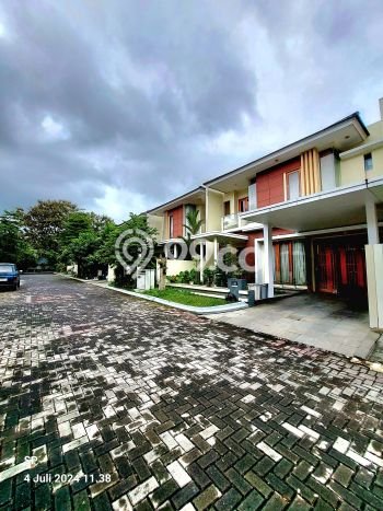 Rumah Terawat di Mlati, Sleman, Luas Tanah 210m2m², Luas Bangunan 240m2m² Rumah Terawat di Mlati, Sleman, Luas Tanah 210m2m², Luas Bangunan 240m2m²