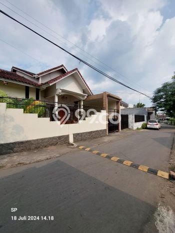 Rumah Modern Cantik 5 Kamar Siap Huni di Ngaglik Rumah Modern Cantik 5 Kamar Siap Huni di Ngaglik